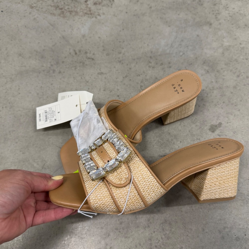 A New Day Kathleen Beige Raffia Crystal Buckle Block Heel‎ Slide Sandals 9